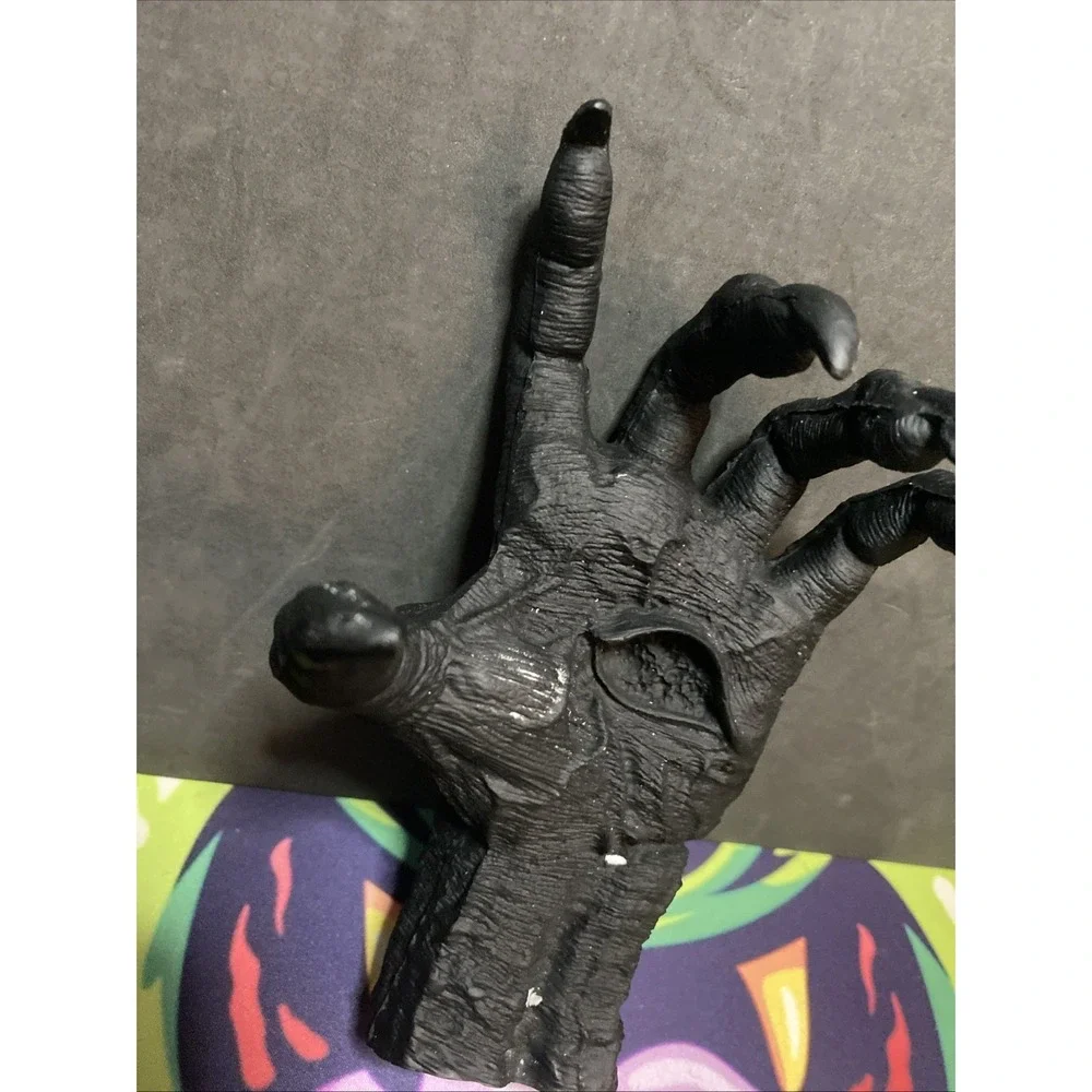 N/A spooky hand